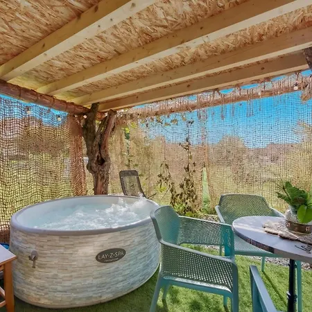 Apartament Luxury Glamping House Pia - Happy *