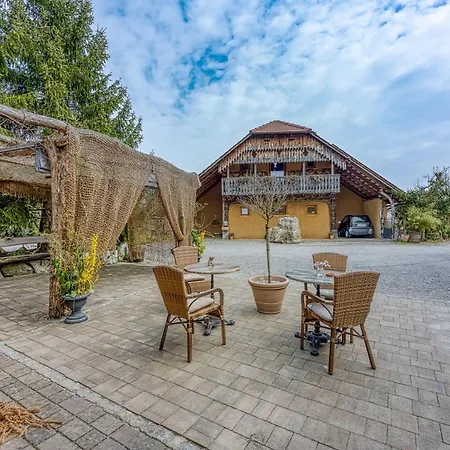 Luxury Glamping House Pia - Happy Ivancna Gorica