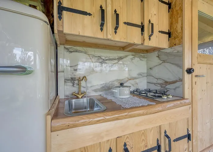 Luxury Glamping House Pia - Happy * Ivancna Gorica